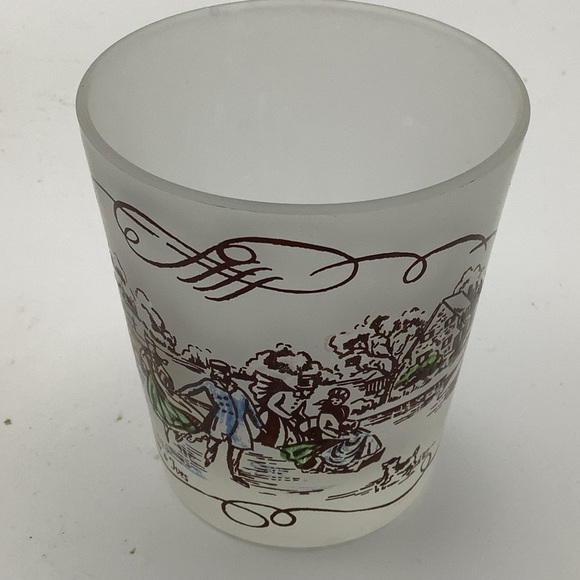 Four Currier & Ives Frosted Painted Glasses - Picture 5 of 7